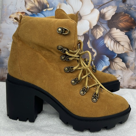 Beast Fashion, tan suede platform chunky heel - Picture 2 of 5